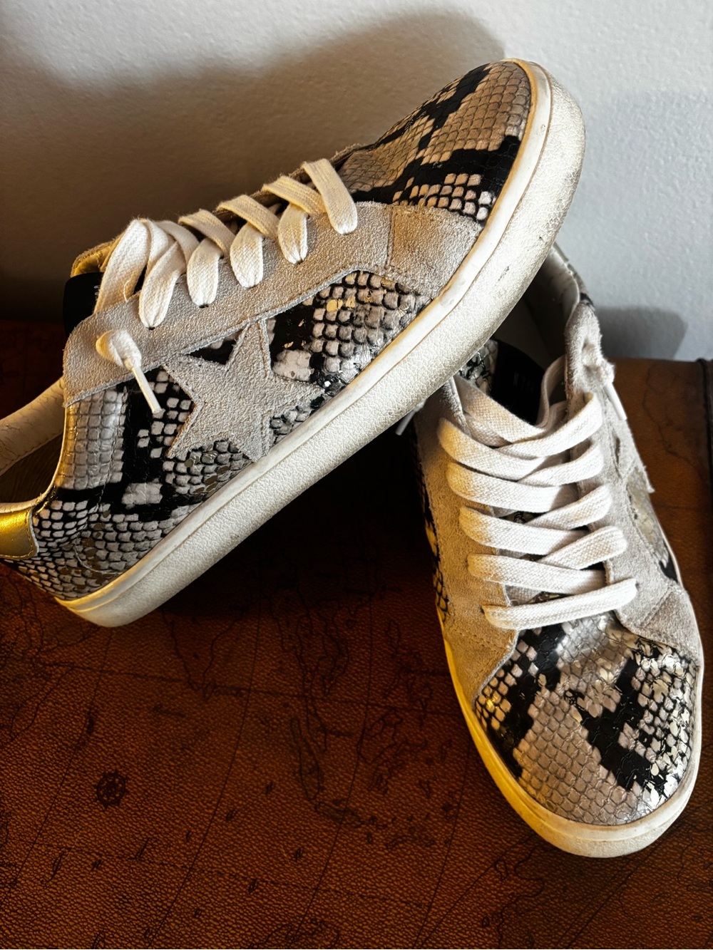 Steve Madden Cream & Black Snake-Print Low-Top Sneakers